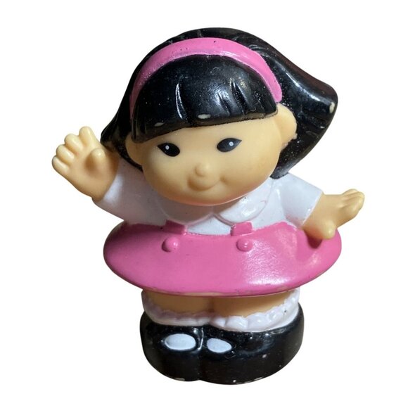 Fisher-Price Little People Sonya Lee Asian Girl Figure Pink Skirt 1997 - Picture 3 of 10